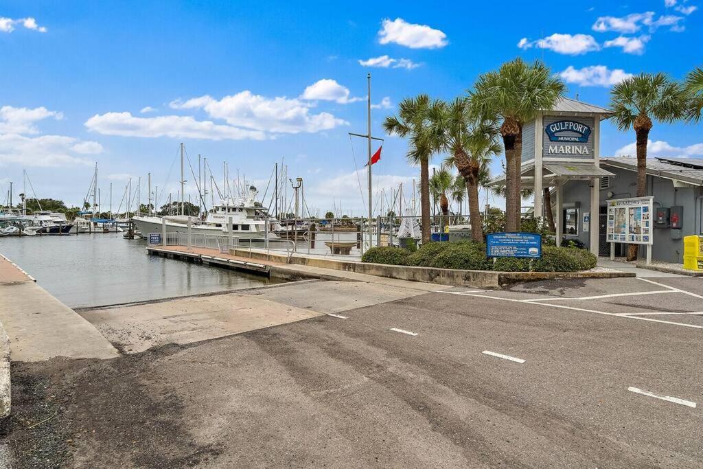 Quaint Gulfport Beach Bungalow San Petersburgo Exterior foto
