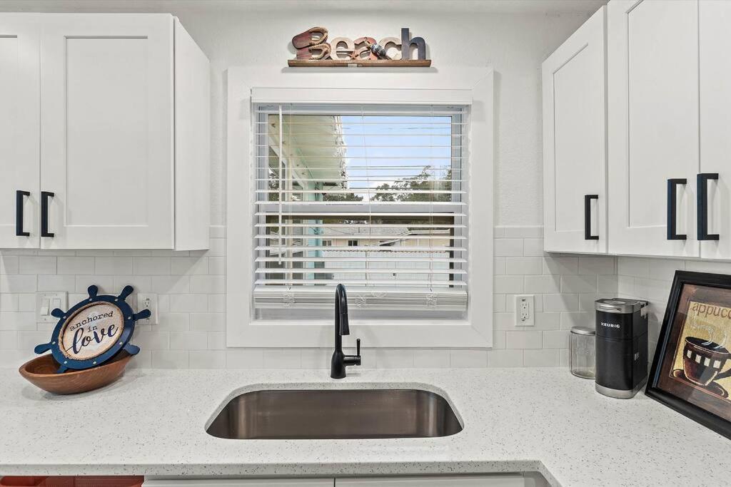 Quaint Gulfport Beach Bungalow San Petersburgo Exterior foto