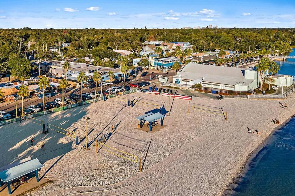 Quaint Gulfport Beach Bungalow San Petersburgo Exterior foto