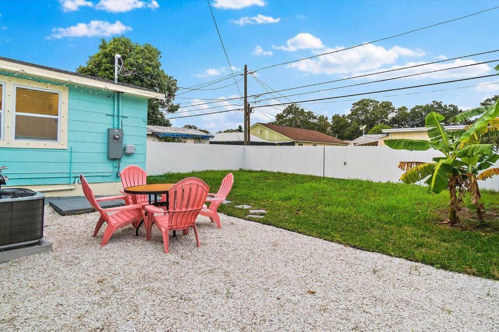 Quaint Gulfport Beach Bungalow San Petersburgo Exterior foto