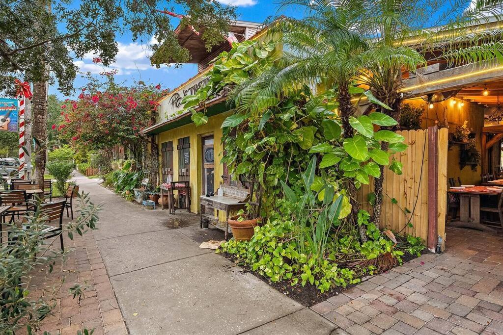 Quaint Gulfport Beach Bungalow San Petersburgo Exterior foto