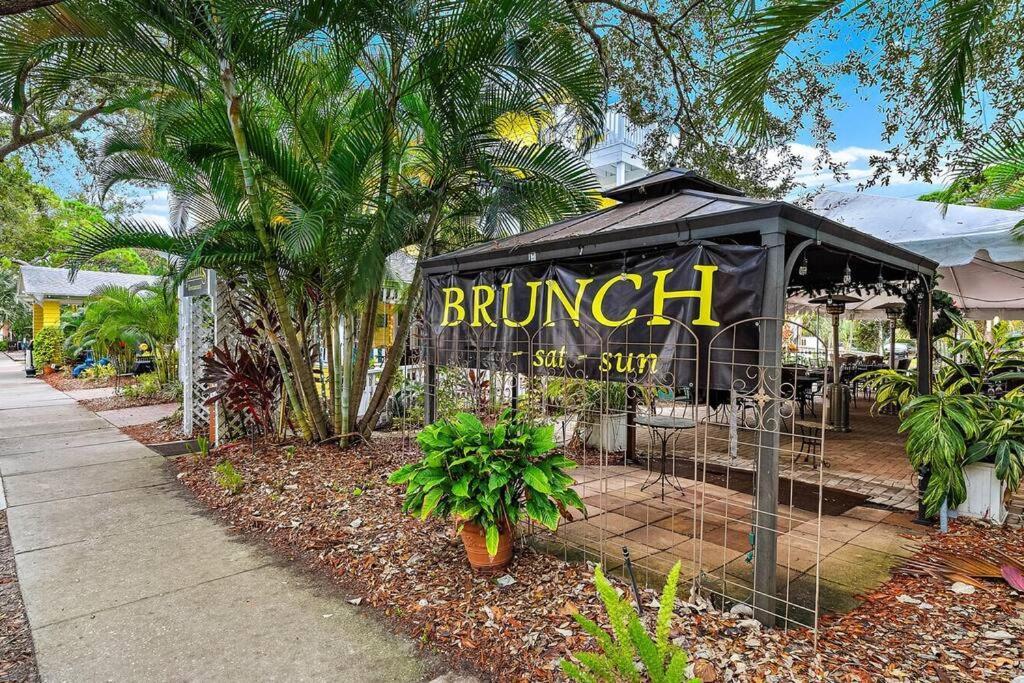 Quaint Gulfport Beach Bungalow San Petersburgo Exterior foto